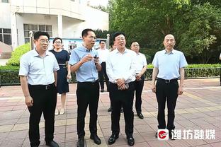 意料之中？本泽马悠闲喝咖啡，并祝贺皇马晋级：这就是皇马