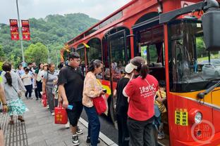 本赛季字母哥缺阵时 利拉德场均30.4分7.1助&命中率45/42/93%